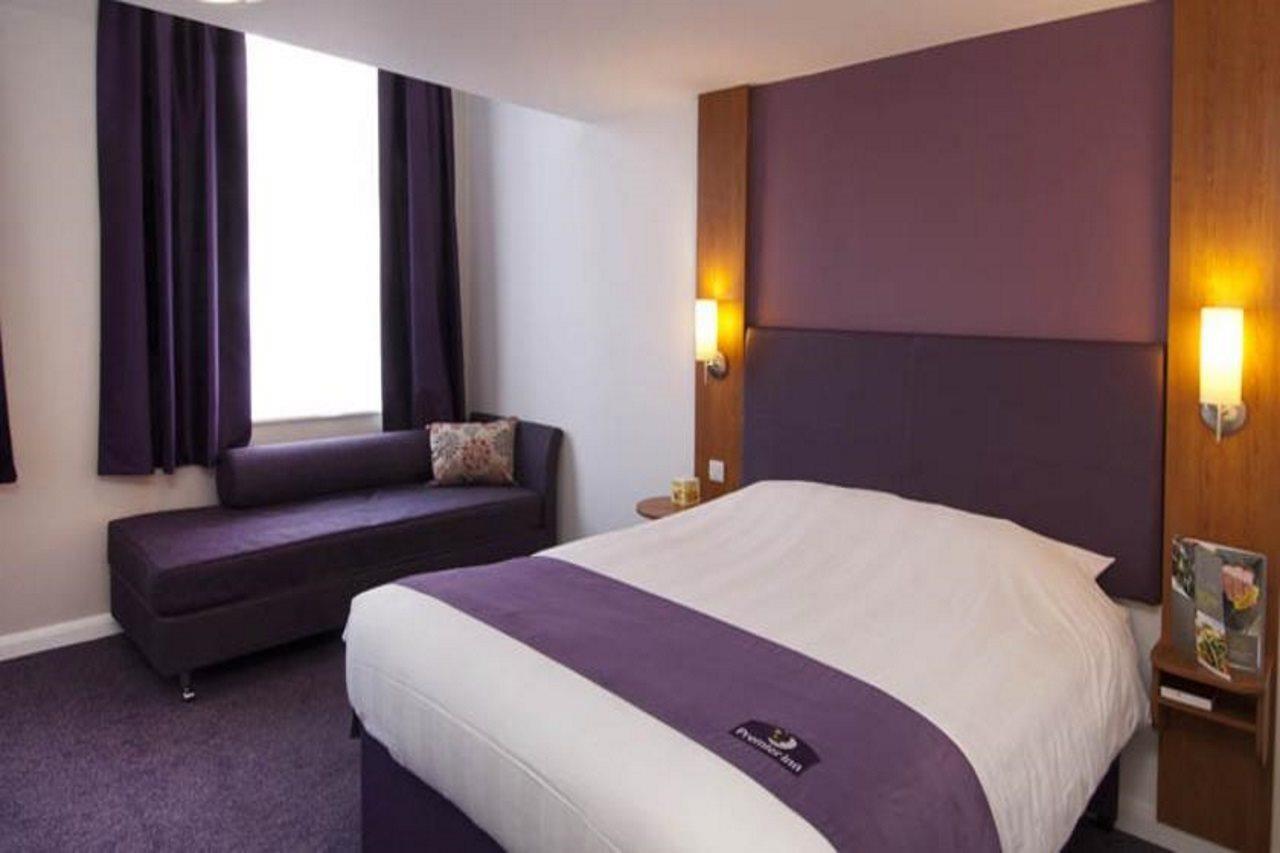 Premier Inn Haydock Park/M6 J23 Уоррингтон Экстерьер фото
