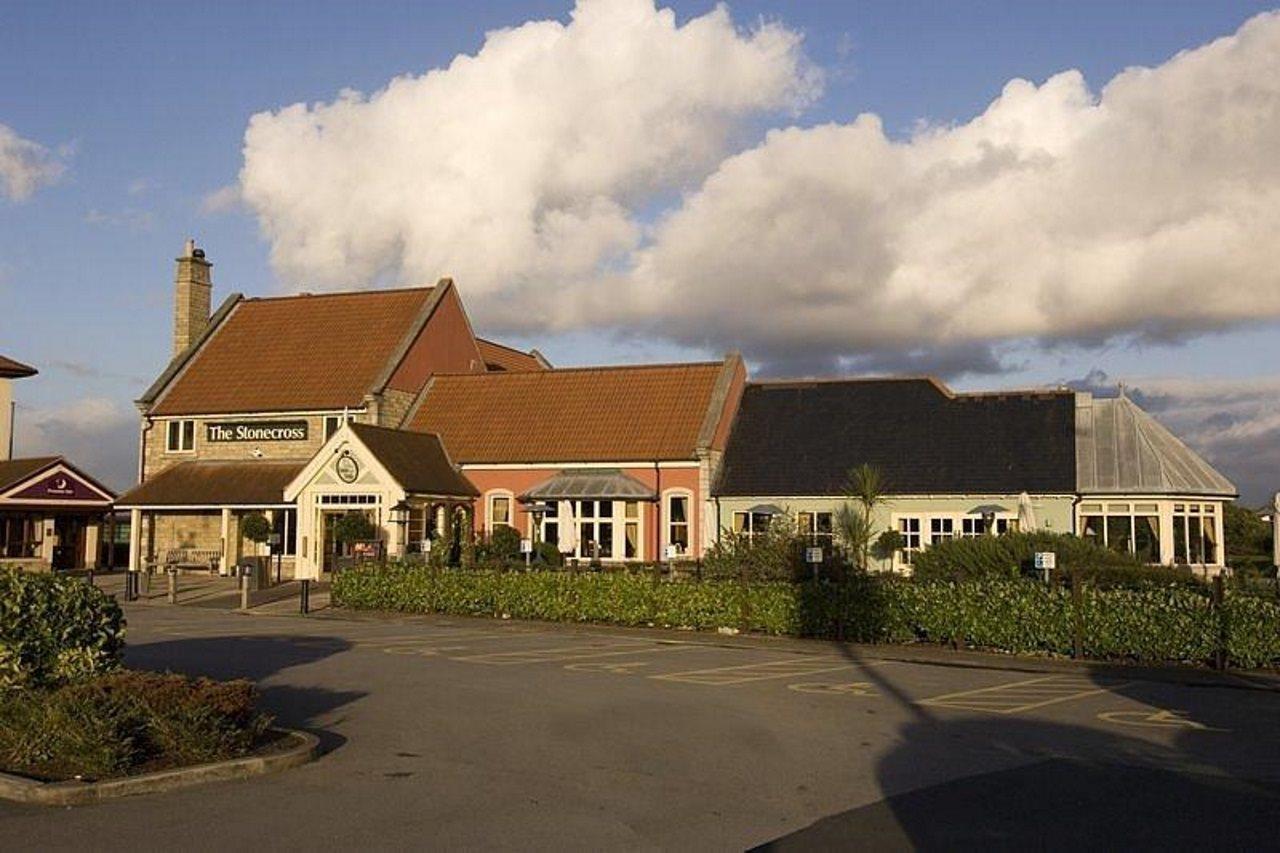 Premier Inn Haydock Park/M6 J23 Уоррингтон Экстерьер фото