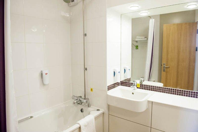 Premier Inn Haydock Park/M6 J23 Уоррингтон Экстерьер фото